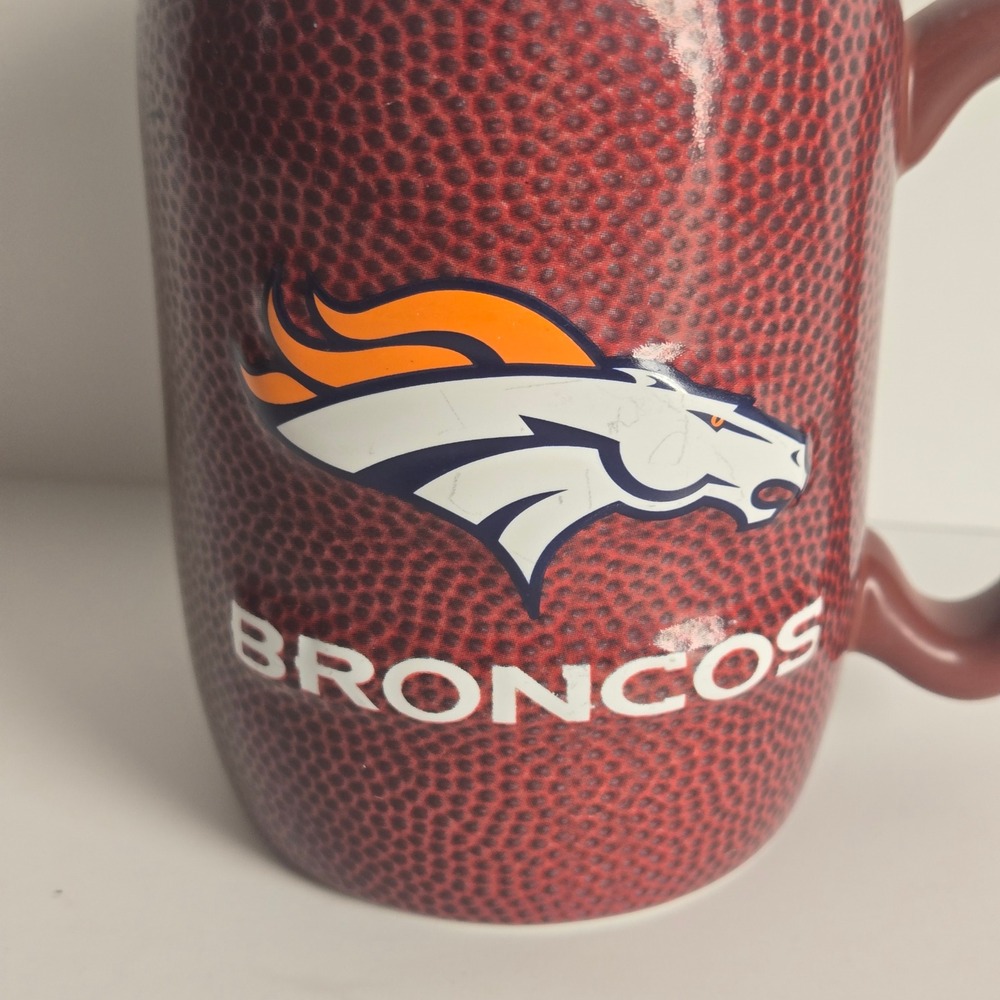 Denver Broncos Boelter Brands NFL Football Pebble Texture Gridiron Coffee Mug
